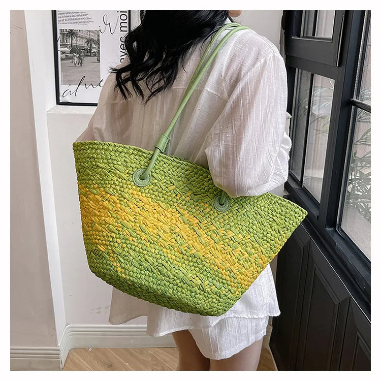 Sac en paille coloré Sac fourre-tout décontracté de grande capacité Sacs à bandoulière de plage d'été Grands sacs à main seau Sac de vacances tissé 2024