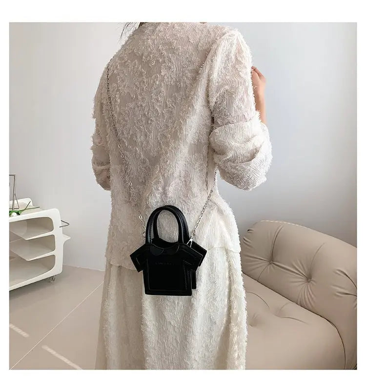 Bolso de hombro pequeño para mujer, bolso con forma de ropa para niñas, mini bolso cruzado con cadena estilo camiseta, bolso portátil de verano para teléfono