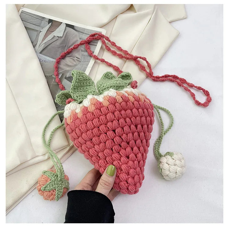 Lindo bolso pequeño de verano tejido con fresas, bolso bandolera pequeño tipo cubo para niñas