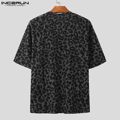 2024 Camiseta para hombre con estampado de leopardo, cuello redondo, manga corta, ropa de moda para hombre, ropa de calle, camisetas sueltas informales de verano, INCERUN