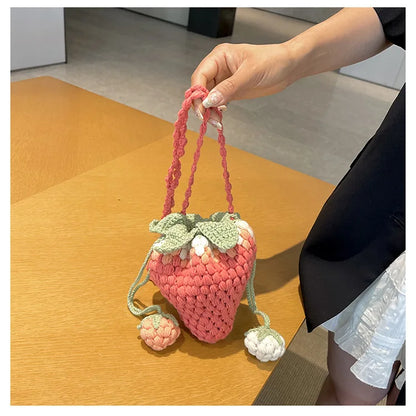 Lindo bolso pequeño de verano tejido con fresas, bolso bandolera pequeño tipo cubo para niñas