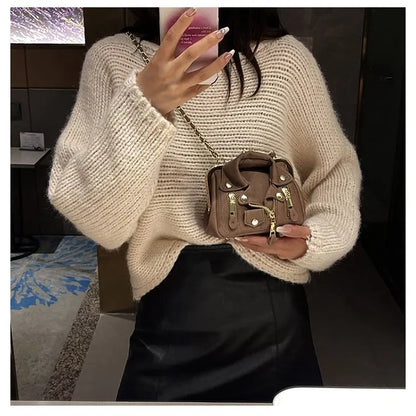 Bolso de hombro pequeño para mujer, bonito bolso cruzado con forma de ropa para niñas, bolso de cadena con remaches a la moda para niñas, bolso de mujer