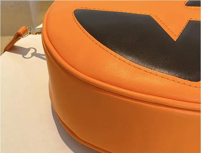 Bolso con forma de calabaza de Halloween 2023, nuevo bolso de hombro divertido con personalidad de dibujos animados a la moda, bolso cruzado pequeño redondo para mujer