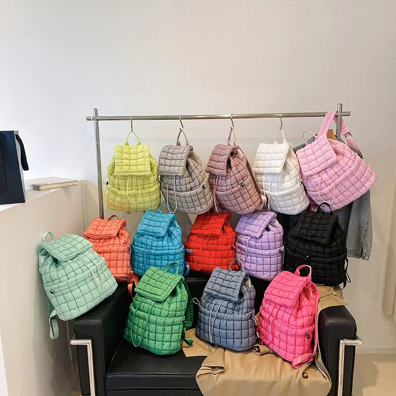 Mochilas acolchadas de moda para mujer, mochilas acolchadas de nailon suave de diseñador para niñas, bolsos de viaje livianos, bolsos universitarios