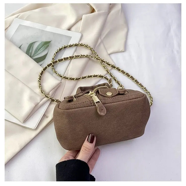 Bolso de hombro pequeño para mujer, bonito bolso cruzado con forma de ropa para niñas, bolso de cadena con remaches a la moda para niñas, bolso de mujer