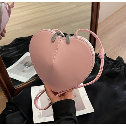 Niche Design Ladies Holiday Gift Love Bag 2023 New Women's Sweety Cool Adult Girl Messenger Bag Red Black PU Heart Shoulder Bag