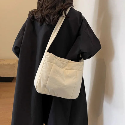 Sac fourre-tout décontracté en nylon, petit sac à bandoulière rembourré simple, sac à bandoulière matelassé de créateur, sacs à main chauds d'hiver 2024