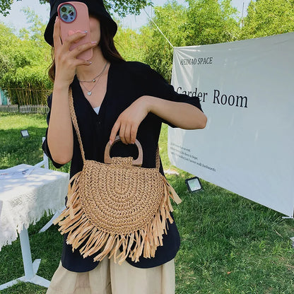 Casual Tassel Straw Women Handbags Wooden Handle Woven Shoulder Crossbody Bags Handmade Summer Beach Bag Small Tote Bali Purses