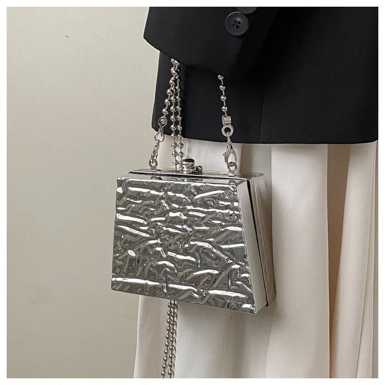 Bolso de mano de PVC dorado para mujer, con cadena de metal y bola de moda, tipo mensajero, de acrílico plateado