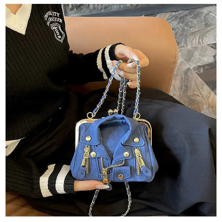 Bolso de hombro pequeño para mujer, bonito bolso cruzado con forma de ropa para niñas, bolso de cadena con remaches a la moda para niñas, bolso de mujer