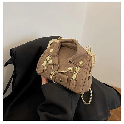 Bolso de hombro pequeño para mujer, bonito bolso cruzado con forma de ropa para niñas, bolso de cadena con remaches a la moda para niñas, bolso de mujer