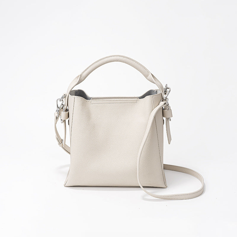 Sac seau tendance en cuir de vachette avec couche supérieure pour femme