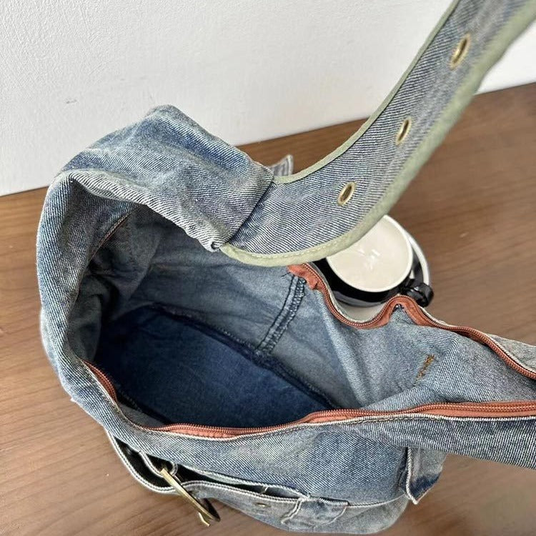 Sac à bandoulière en denim délavé vintage au design spécial