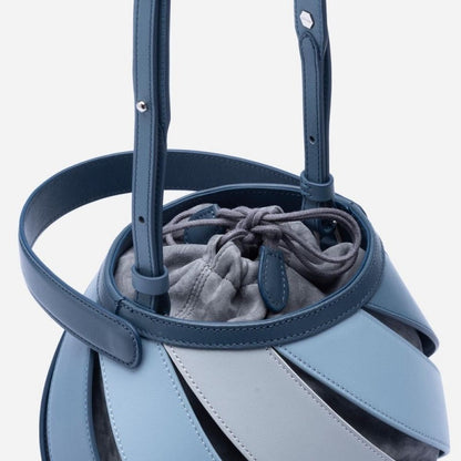 Sac seau cylindrique à coutures matelassées en losanges de couleur contrastée