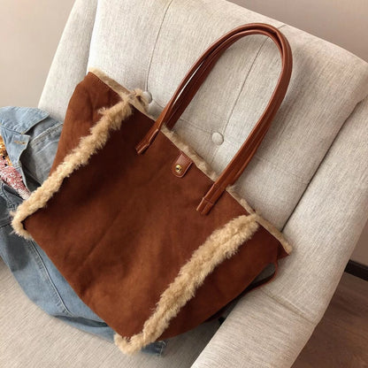 Sac à bandoulière en fourrure d'agneau pour shopping