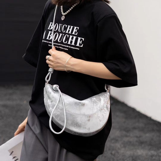 Sac messager à bandoulière tendance en cuir de vachette avec couche supérieure d'été