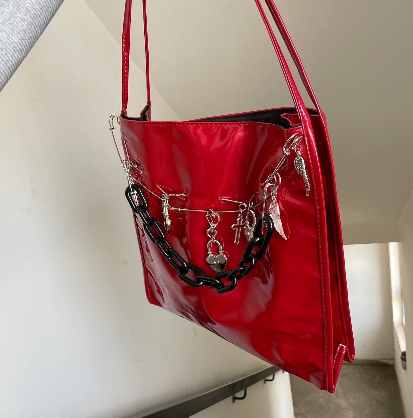 Sac à bandoulière en cuir verni rouge rétro punk sous-culture Y2k Millennium