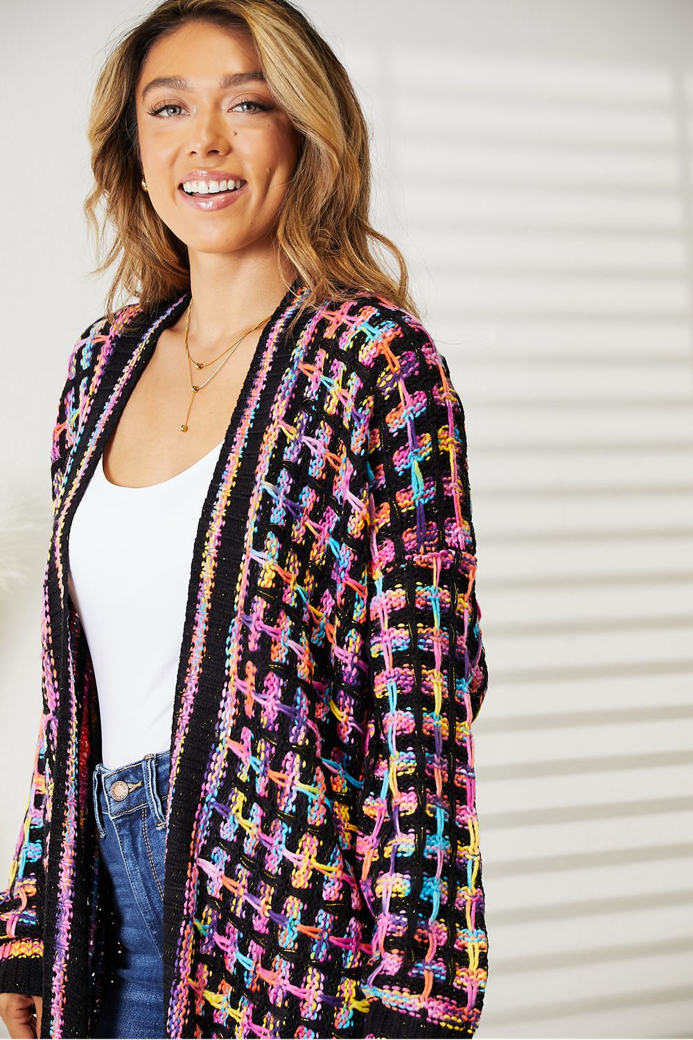 Cardigan multicolore ouvert sur le devant avec ourlet à franges