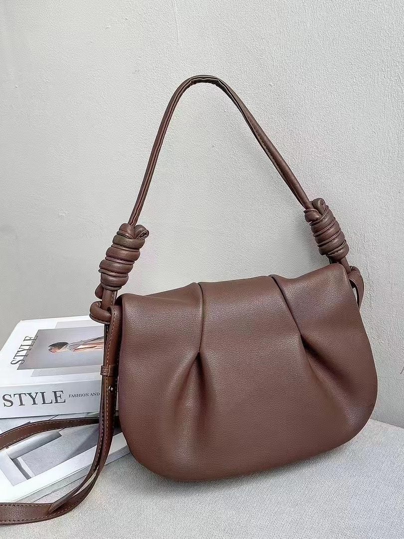 Petit sac bandoulière en cuir souple